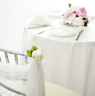 포토 JPG 스튜디오촬영 그릇 접시 꽃 결혼 백그라운드 포크 의자 식탁 탁자 실내 근접촬영 사람없음 아웃포커스 장식 식탁보 나이프 상차림 준비 웨딩테이블 국내포토 식물 식기 뷰포인트 가구 촬영기법 이벤트 내부 칼 파일형식