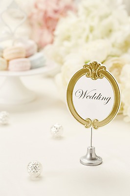 포토 JPG 스튜디오촬영 접시 꽃 종이 음식 빵 결혼 백그라운드 식탁 탁자 실내 근접촬영 사람없음 아웃포커스 장식 메모지 상차림 구슬 준비 마카롱 웨딩테이블 꽂이 국내포토 식물 식기 뷰포인트 가구 디저트 촬영기법 이벤트 내부 사무용품 파일형식