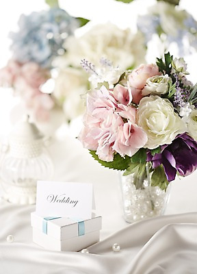 포토 JPG 스튜디오촬영 식물 꽃 종이 결혼 백그라운드 식탁 탁자 실내 선물 근접촬영 사람없음 아웃포커스 장식 선물상자 상자 식탁보 메모지 상차림 구슬 준비 웨딩테이블 국내포토 뷰포인트 가구 촬영기법 이벤트 내부 사무용품 파일형식