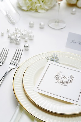 포토 JPG 스튜디오촬영 그릇 식기 접시 꽃 종이 결혼 백그라운드 포크 식탁 탁자 잔 실내 근접촬영 사람없음 아웃포커스 장식 컵 메모지 상차림 구슬 준비 냅킨 웨딩테이블 국내포토 식물 뷰포인트 가구 촬영기법 이벤트 내부 사무용품 파일형식