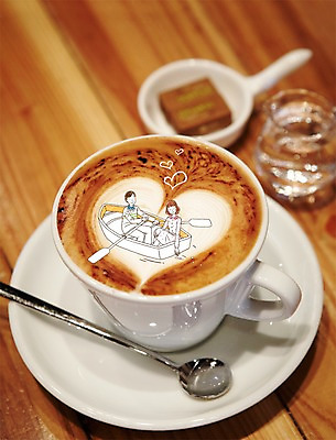 전신 PSD 편집 편집이미지 라이프스타일 그릇 커플 여자 남자 커피 백그라운드 데이트 탁자 포토일러 합성일러스트 사람 앉기 근접촬영 성인 두명 라이프 아웃포커스 물 숟가락 하트 커피잔 찻잔 돛단배 설탕 물병 컵받침 디지털합성 노 그림 편집일러스트 돗단배 라떼 뱃놀이 선박 성인만 이미지편집 자연요소 모양 식기 음료 뷰포인트 가구 수상교통 배_교통 관계 모션 잔 촬영기법 수저 생활 전통놀이 물통 받침대 파일형식