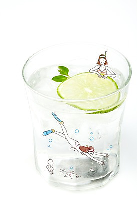 전신 PSD 편집 편집이미지 라이프스타일 계절 여자 수영복 음료 조각 백그라운드 과일 포토일러 휴가 잔 불가사리 합성일러스트 사람 상반신 성인 두명 라이프 컵 여름 여름휴가 바캉스 비키니 수영 물안경 오리발 잠수 디지털합성 편집일러스트 슬라이스 라임 여자만 성인여자만 성인만 이미지편집 식기 옷 극피동물 생활 수상스포츠 수영용품 파일형식 여름_계절