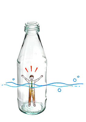 전신 PSD 편집 편집이미지 라이프스타일 남자 물결 백그라운드 비즈니스 포토일러 유리병 합성일러스트 한명 서기 사람 성인 라이프 손들기 비즈니스맨 디지털합성 편집일러스트 구조요청 갇힘 남자만 남자한명만 성인남자만 성인만 이미지편집 1 모션 병_용기 생활 직장인 구출 파일형식