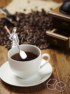 PSD 편집 편집이미지 직업 라이프스타일 여자 커피 음료 백그라운드 포토일러 합성일러스트 한명 서기 들기 사람 근접촬영 상반신 성인 라이프 아웃포커스 숟가락 원두 차 커피잔 찻잔 티스푼 설탕 컵받침 디지털합성 서랍장 편집일러스트 바리스타 여자만 여자한명만 성인여자만 성인만 이미지편집 1 뷰포인트 가구 모션 잔 촬영기법 수저 생활 받침대 파일형식