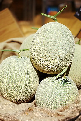 포토 JPG 스튜디오촬영 음식 백그라운드 과일 식재료 재료 탁자 실내 근접촬영 사람없음 아웃포커스 농작물 신선 멜론 천 국내포토 뷰포인트 가구 농업 촬영기법 내부 직물 파일형식