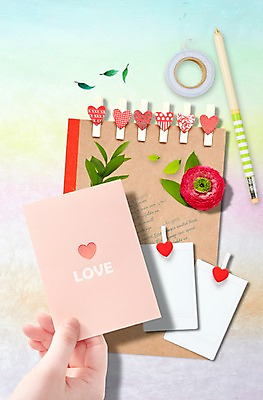 PSD 식물 편집이미지 손 배너 꽃 종이 백그라운드 잎 안내 프레임 한손 알림판 집게 한명 들기 사람 신체부위 필기구 연필 봄 하트 메모지 알림 테이프 이미지편집 카드프레임 모양 1 계절 모션 문구용품 학용품 사무용품 파일형식