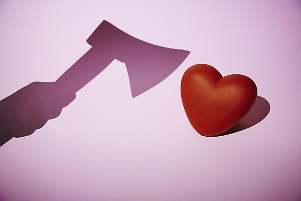 포토 JPG 스튜디오촬영 손 실루엣 무기 백그라운드 컨셉 쿠션 한손 실내 그림자 한명 들기 손짓 신체부위 검은색 공구 하트 위험 예측 위협 오브젝트 도끼 국내포토 모양 1 컬러 모션 촬영기법 사람 내부 도구 파일형식