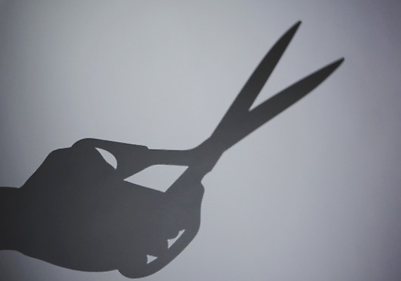 포토 JPG 스튜디오촬영 손 실루엣 백그라운드 컨셉 한손 가위 실내 그림자 한명 들기 손짓 신체부위 검은색 위험 예측 오브젝트 국내포토 1 컬러 모션 문구용품 촬영기법 사람 내부 파일형식