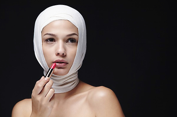 포토 JPG 스튜디오촬영 외국인 해외기획촬영 2012년태국 여자 검은배경 실내 한명 사람 상반신 20대 성인 앞모습 화장 뷰티 화장품 립스틱 수술 변화 성형수술 붕대 의료성형뷰티 여자만 여자한명만 성인여자만 청년만 청년여자만 성인한명만 청년여자한명만 성인여자한명만 성인만 국내포토 1 뷰포인트 백그라운드 컨셉 의학 인종 청년 내부 치료 검은색 파일형식