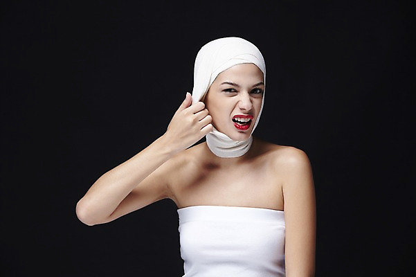 포토 JPG 스튜디오촬영 외국인 해외기획촬영 2012년태국 여자 검은배경 실내 한명 사람 상반신 20대 성인 앞모습 뷰티 수술 변화 성형수술 튜브탑 붕대 의료성형뷰티 여자만 여자한명만 성인여자만 청년만 청년여자만 성인한명만 청년여자한명만 성인여자한명만 성인만 국내포토 1 뷰포인트 백그라운드 컨셉 상의 인종 청년 내부 검은색 파일형식