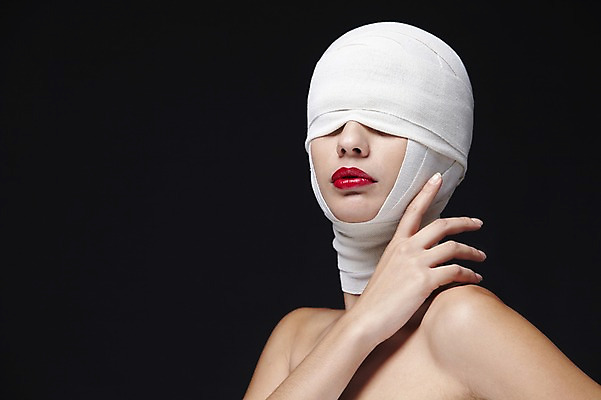 포토 JPG 스튜디오촬영 외국인 해외기획촬영 2012년태국 여자 검은배경 실내 한명 사람 손짓 상반신 20대 성인 뷰티 수술 변화 성형수술 붕대 의료성형뷰티 여자만 여자한명만 성인여자만 청년만 청년여자만 성인한명만 청년여자한명만 성인여자한명만 성인만 국내포토 1 백그라운드 컨셉 의학 모션 인종 청년 내부 치료 검은색 파일형식