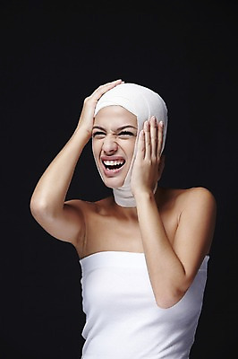 포토 JPG 스튜디오촬영 외국인 해외기획촬영 2012년태국 여자 검은배경 실내 한명 사람 손짓 상반신 20대 성인 앞모습 뷰티 수술 변화 성형수술 튜브탑 붕대 의료성형뷰티 여자만 여자한명만 성인여자만 청년만 청년여자만 성인한명만 청년여자한명만 성인여자한명만 성인만 국내포토 1 뷰포인트 백그라운드 컨셉 상의 의학 모션 인종 청년 내부 치료 검은색 파일형식