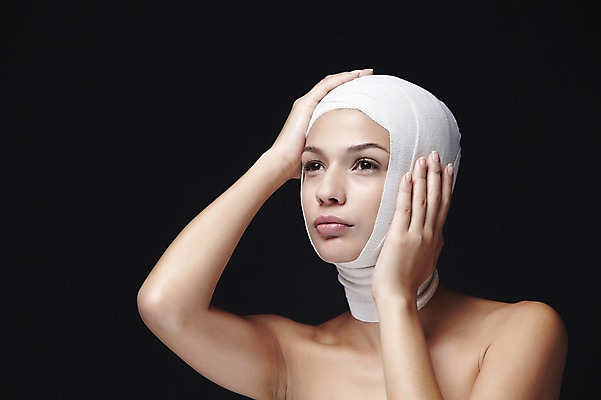 포토 JPG 스튜디오촬영 외국인 해외기획촬영 2012년태국 여자 검은배경 실내 한명 사람 손짓 상반신 20대 성인 뷰티 수술 변화 성형수술 붕대 의료성형뷰티 여자만 여자한명만 성인여자만 청년만 청년여자만 성인한명만 청년여자한명만 성인여자한명만 성인만 국내포토 1 백그라운드 컨셉 모션 인종 청년 내부 검은색 파일형식