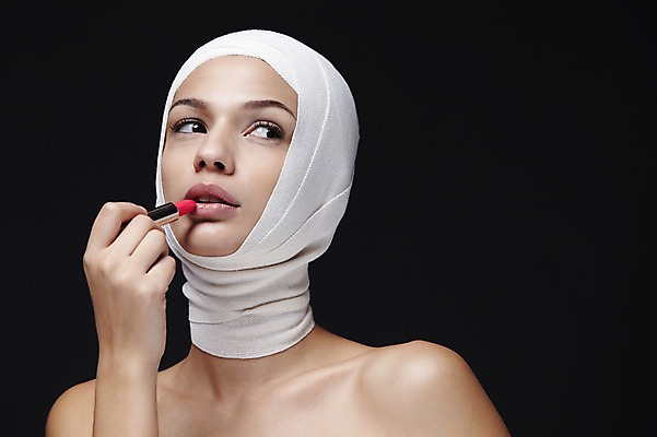 포토 JPG 스튜디오촬영 외국인 해외기획촬영 2012년태국 여자 검은배경 실내 한명 사람 상반신 20대 성인 앞모습 화장 뷰티 화장품 립스틱 수술 변화 성형수술 붕대 의료성형뷰티 여자만 여자한명만 성인여자만 청년만 청년여자만 성인한명만 청년여자한명만 성인여자한명만 성인만 국내포토 1 뷰포인트 백그라운드 컨셉 인종 청년 내부 검은색 파일형식