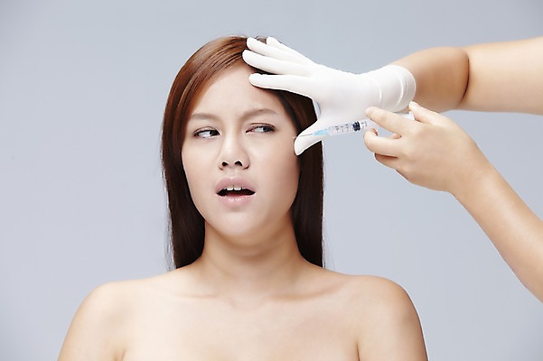 포토 JPG 스튜디오촬영 외국인 해외기획촬영 손 2012년태국 여자 회색배경 실내 주사기 한명 사람 상반신 20대 성인 앞모습 신체부위 뷰티 수술 변화 성형수술 보톡스 의료성형뷰티 청년만 성인한명만 성인만 국내포토 1 뷰포인트 백그라운드 컨셉 의학 의료기기 인종 청년 내부 치료 회색 파일형식