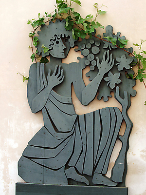 포토 JPG 해외이미지 여자 얼굴 인형 조각 포즈 손가락 포도 추상 거리 미술 사람 사람없음 목재 옆모습 숫자 와인 축제 이탈리아 수확 마네킹 포도밭 시에나 인공 토스카나 해외202004 해외포토 나무 문자 손 유럽 뷰포인트 무늬 밭 농업 과일 재료 문화예술 주류 신체부위 파일형식 이미지허브