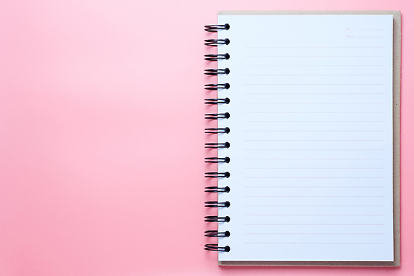 포토 JPG 해외이미지 디자인 교육 종이 선 분홍색 백그라운드 비즈니스 학교 새로움 나선형 사람없음 책 사무실 다이어리 쪽지 공책 공백 덮개 흰색 오픈 메시지 오브젝트 질감 문서 페이지 시트 패드 해외202004 해외포토 컬러 컨셉 무늬 문구용품 사무용품 뚜껑 파일형식 이미지허브
