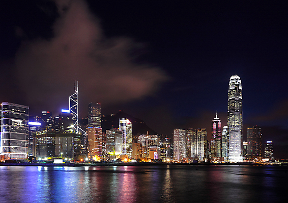 포토 JPG 해외이미지 아시아 야경 하늘 동양인 사람없음 야외 건물 도시풍경 항구 고층빌딩 중국 홍콩 해외202004 해외포토 건축물 나라 교통시설 인종 풍경 빌딩 도시 야간 파일형식 풍경_경치 이미지허브