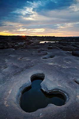 포토 JPG 해외이미지 아시아 여행 태국 자연 하늘 건조 풍경 사람없음 야외 물 여름 강 여행객 일출 골짜기 계곡 일몰 놀람 새벽 바위 뜨거움 구멍 개울 동굴 야간 큼 땅 운하 내추럴 깊이 옛날 지질학 해외202004 해외포토 자연요소 계절 교육 감정 나라 표정 사람 노을 돌_바위 크기 생태계 파일형식 이미지허브