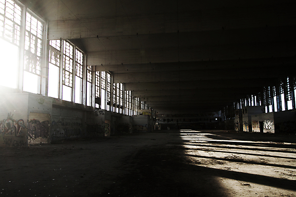 포토 JPG 해외이미지 벽 건축양식 창문 바닥 주택 실내 그림자 미술 사람없음 건물 빛 햇빛 갈색 노란색 어둠 흰색 도시 시골집 방치 옛날 콘크리트 파멸 해외202004 해외포토 건축물 건축 컬러 컨셉 문화예술 내부 태양 파일형식 소멸 이미지허브