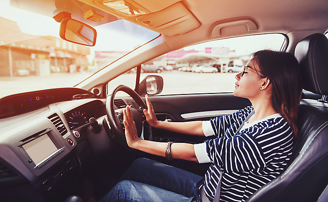 포토 JPG 해외이미지 라이프스타일 손 응시 행복 아시아 얼굴 여행 자동차 휴가 노동자 한명 안전 동양인 야외 쇼핑 세일 운전 자유 판넬 보호 보안 보험 슈퍼마켓 돌봄 제어 주목 해외202004 해외포토 직업 1 시선 감정 나라 육상교통 컨셉 모션 사람 인종 생활 신체부위 상점 파일형식 이미지허브