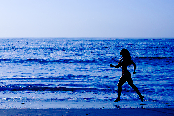 포토 JPG 해외이미지 여자 실루엣 파도 바다 아침 건강 한명 물 파란색 달리기 조깅 운동 에너지 근육질 해외202004 해외포토 주간 자연요소 1 컬러 모션 근육 촬영기법 사람 몸매 파일형식 이미지허브