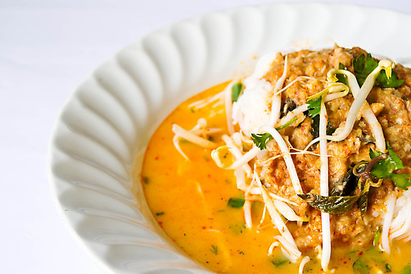 포토 JPG 해외이미지 전통 문화 음식 백그라운드 다이어트 재료 건조 건강 육류 어류 요리 동양인 사람없음 컬러풀 식사 저녁식사 흰색 면 수프 먹기 국수 날것 점심식사 캐서롤 탄수화물 해외202004 해외포토 컬러 식재료 모션 인종 수중동물 면류 용기_그릇 파일형식 이미지허브