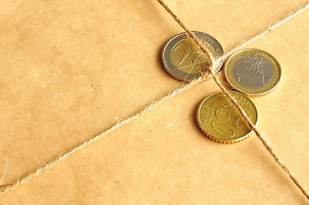 포토 JPG 해외이미지 컨셉 돈 회사 비즈니스 사람없음 금융 상자 동전 유로 코드 구매 요금 포장소품 비용 해외202004 해외포토 포장 경제 쇼핑 재산 오브젝트 포장재료 파일형식 이미지허브