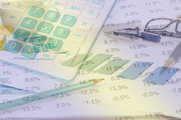 포토 JPG 해외이미지 종이 돈 비즈니스 성공 사람없음 금융 사무실 펜 자료 계산기 계획 보고서 문서 투자 시트 회계 경영 해외202004 해외포토 컨셉 문구용품 경제 필기구 장비 재산 파일형식 이미지허브