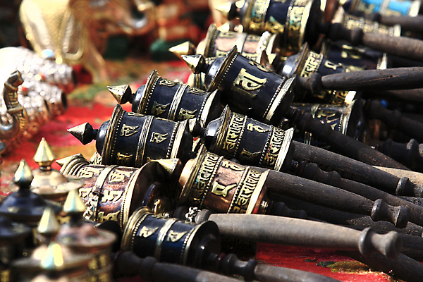 포토 JPG 해외이미지 전통 실루엣 아시아 종교 문화 얼굴 조각 백그라운드 패턴 불교 일러스트 벽지 미술 동양인 사람없음 조각상 노란색 평화 금속 검은색 중국 화목 침묵 골동품 종 바위 영혼 황금 심볼 명상 동쪽 고립 숭배 신앙심 해외202004 해외포토 나라 컬러 컨셉 무늬 재질 문화예술 촬영기법 인종 신체부위 조형물 소리 돌_바위 방향 파일형식 이미지허브