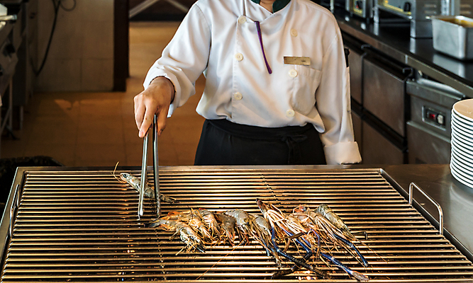 포토 JPG 해외이미지 음식 바다 백그라운드 태국 불 새우 육류 요리 사람없음 파티 요리사 식사 저녁식사 흰색 신선 뜨거움 고급 맛 그릴 바비큐 굽기 해산물 숯 거인 점심식사 해외202004 해외포토 자연요소 직업 아시아 컬러 컨셉 식재료 주방용품 갑각류 이벤트 구이 파일형식 이미지허브