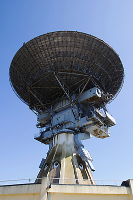 포토 JPG 해외이미지 접시 지구 파도 과학 통신 하늘 안테나 사람없음 우주 텔레비전 망원경 장비 인공위성 정보 기구 비밀 배열 라디오 군용 전염 시스템 천문학 네비게이션 라트비아 러시아인 레이더 소비에트 스파이 해외202004 해외포토 서양인 식기 교육 바다 컨셉 군대 북유럽 전자제품 질병 감염 파일형식 이미지허브