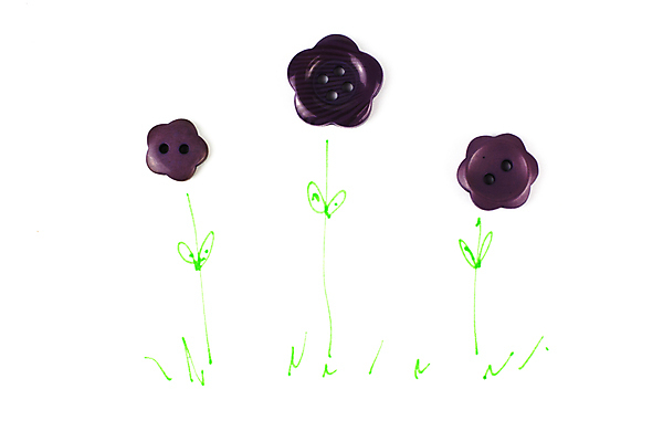 포토 JPG 해외이미지 디자인 옷 꽃 백그라운드 버튼 취미 사람없음 파란색 컬러풀 유행 보라색 봄 흰색 직물 원형 실 바느질 플라스틱 오브젝트 해외202004 해외포토 도형 식물 계절 컬러 재질 파일형식 이미지허브