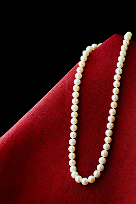 포토 JPG 해외이미지 모양 디자인 백그라운드 컨셉 크리스마스 패턴 곡선 목걸이 추상 아이디어 선물 사랑 사람없음 장식 빛 유행 검은색 축하 원형 화려 재산 고급 우아함 매끈함 보석 구슬 심볼 오브젝트 보물 여의주 스타일 해외202004 해외포토 도형 기념일 감정 선 컬러 무늬 장신구 금융 감각 광석 파일형식 이미지허브