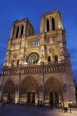 포토 JPG 해외이미지 건축물 가로등 건축양식 풍경 사람없음 야외 빛 프랑스 야간 파리_프랑스 노트르담대성당 해외202004 해외포토 자연요소 공공시설 건축 유럽 성당 파일형식 이미지허브