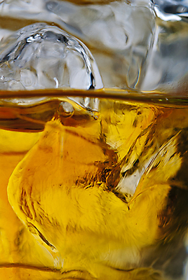 포토 JPG 해외이미지 한잔 근접촬영 사람없음 노란색 위스키 해외202004 해외포토 1 뷰포인트 컬러 주류 파일형식 이미지허브