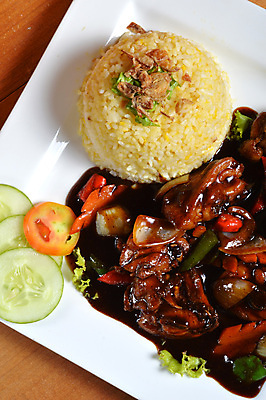 포토 JPG 해외이미지 전통 접시 아시아 문화 백그라운드 잎 고추 밥 오이 요리 동양인 사람없음 계란 식사 치킨 튀김 뜨거움 맛 아침식사 향신료 매움 향기 인도네시아 땅콩 서빙 코코넛 카레 말레이시아 싱가폴 인기 해외202004 해외포토 식물 식기 나라 음식 컨셉 채소 과일 인종 알 견과류 냄새 닭고기요리 향미료 파일형식 이미지허브