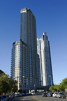 포토 JPG 해외이미지 비즈니스 거리 주택 사람없음 건물 강 사무실 판매 바 재산 해외202004 해외포토 건축물 금융 파일형식 이미지허브