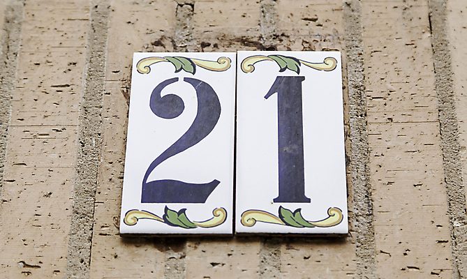 포토 JPG 해외이미지 1 디자인 벽 백그라운드 2 건축양식 추상 벽돌 주택 프레임 사람없음 야외 건물 목재 장식 빨간색 파란색 숫자 갈색 금속 검은색 흰색 원형 그리기 널 심볼 오브젝트 사인 질감 정사각형 타입 옛날 레터링 해외202004 해외포토 도형 나무 문자 건축물 건축 컬러 무늬 재료 모션 재질 파일형식 이미지허브