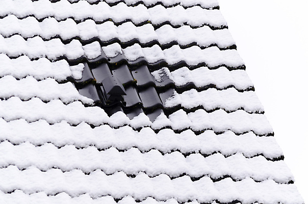 포토 JPG 해외이미지 계절 겨울 건축양식 자연 지붕 날씨 아이스크림 주택 사람없음 야외 건물 냉동 추위 흰색 닫기 보호 12월 벽난로 서리 숙성 해외202004 해외포토 건축물 건축 컬러 컨셉 모션 디저트 날짜 생태계 파일형식 이미지허브