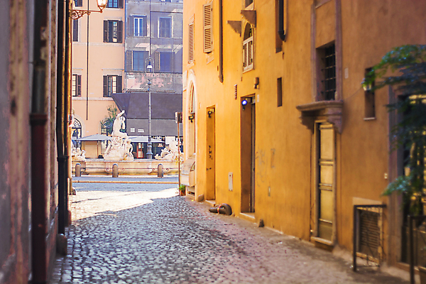 포토 JPG 해외이미지 전통 외관 유럽 도로 길 벽 조각 여행 건축양식 벽돌 거리 안내 주택 그림자 사람없음 야외 건물 장식 빛 컬러풀 조각상 맑음 이탈리아 수확 골동품 조약돌 바위 시골 도시 중세 역사 로마 분수 그림 정사각형 좁은 타운 르네상스 옛날 해외202004 해외포토 도형 건축물 건축 나라 컬러 농업 교통시설 날씨 조형물 돌_바위 파일형식 이미지허브