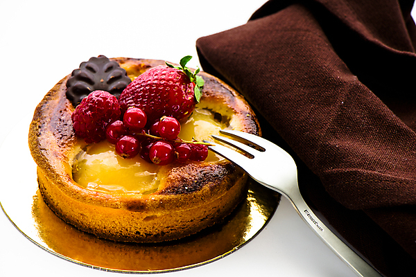 포토 JPG 해외이미지 식기 접시 열매 음식 포크 과일 탁자 딸기 디저트 사람없음 빨간색 파티 케이크 초콜릿 저녁식사 흰색 기구 신선 달콤 맛 아침식사 은색 사과 굽기 먹기 상쾌 냅킨 브런치 푸딩 스펀지 프랑스어 점심식사 건포도 타르트 페스츄리 해외202004 해외포토 식물 문자 감정 빵 컬러 가구 컨셉 모션 포도 이벤트 식사 구이 파이_빵 건과일 파일형식 이미지허브