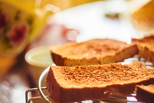 포토 JPG 해외이미지 전통 접시 음식 빵 조각 아침 주택 요리 사람없음 식사 흰색 닫기 선택 맛 아침식사 만취 준비 토스트 버터 해외202004 해외포토 주간 식기 컬러 컨셉 모션 건물 술취함 파일형식 이미지허브