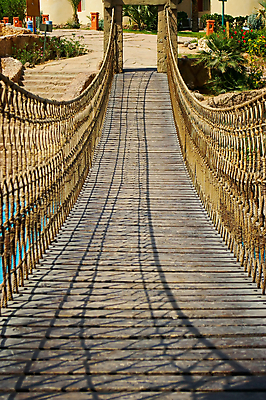포토 JPG 해외이미지 밧줄 건축양식 자연 손바닥 사람없음 야외 목재 가로 물 강 가장자리 코드 대칭 철책 해외202004 해외포토 자연요소 나무 손 건축 줄 재료 둘레 생태계 파일형식 이미지허브