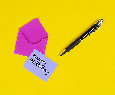 포토 JPG 해외이미지 디자인 기념일 행복 리본 종이 백그라운드 컨셉 휴가 새로움 기념 선물 이벤트 사람없음 그래픽 장식 빨간색 파란색 빛 쇼핑 컬러풀 노란색 파티 축제 희망 놀람 덮개 흰색 축하 인사 신용카드 생일 화려 메시지 연도 심볼 오브젝트 활 질감 정사각형 엽서 초대 소원 고립 해외202004 해외포토 도형 감정 컬러 표정 금융 뚜껑 예절 편지 파일형식 이미지허브