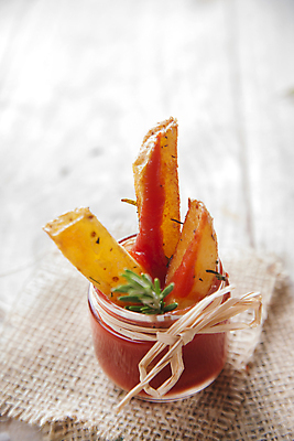 포토 JPG 해외이미지 실내 사람없음 감자튀김 케첩 해외202004 해외포토 감자 내부 튀김 소스_음식 파일형식 이미지허브