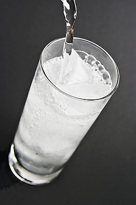 포토 JPG 해외이미지 유리 사람없음 물 얼음 거품 액체 붓기 큐브 가스 해외202004 해외포토 자연요소 모션 재질 파일형식 이미지허브