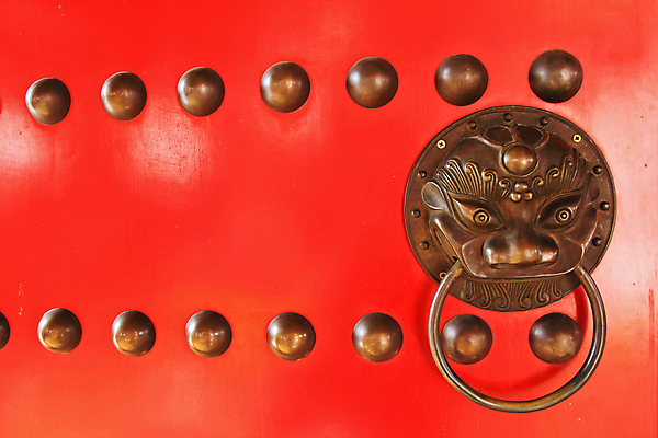 포토 JPG 해외이미지 전통 디자인 외관 아시아 문화 조각 건축양식 태국 손잡이 동양인 사람없음 목재 장식 빨간색 문 금속 일본 중국 수확 골동품 분노 용 사찰 황금 보호 사자 심볼 대문 청동 타운 동쪽 놋쇠 옛날 해외202004 해외포토 나무 건축 감정 나라 컬러 컨셉 농업 재료 포유류 종교건축 재질 인종 도시 방향 파일형식 이미지허브