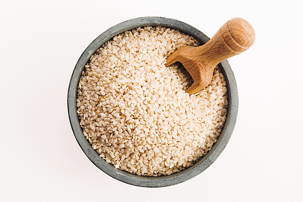 포토 JPG 해외이미지 재료 씨앗 사람없음 목재 흰색 조미료 사발 허브 향신료 국자 아로마 깨 향 고립 해외202004 해외포토 나무 식물 컬러 식재료 주방용품 사기그릇 향미료 파일형식 이미지허브