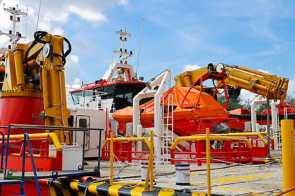 포토 JPG 해외이미지 나무 식물 산업 밧줄 바다 부분 교통시설 하늘 새로움 항해 사람없음 야외 물 파란색 강 금속 항구 장비 화물 만 보트 수리 큼 컨테이너 자르기 수집 기중기 활 시작 방파제 함선 상업 철강 해외202004 해외포토 자연요소 공공시설 줄 컬러 교통 컨셉 배_교통 모션 재질 운송업 중장비 크기 시설 파일형식 이미지허브